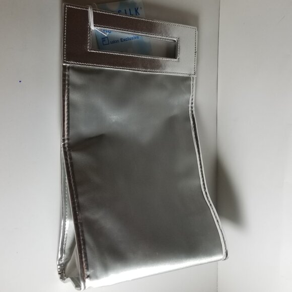 ✅NWT Tall Silver Fabric Biosilk Cosmetic Bag with Clear Window. Velcro closure - Picture 4 of 7